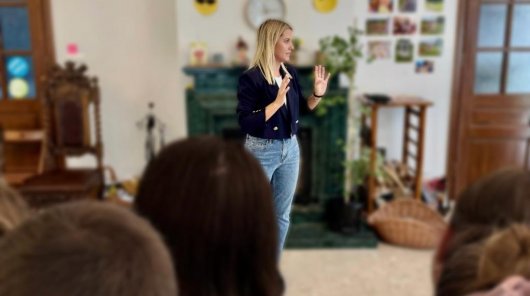 Zdjęcie przedstawia Dyrektor Nowych Technologii Natalię Misiuk 