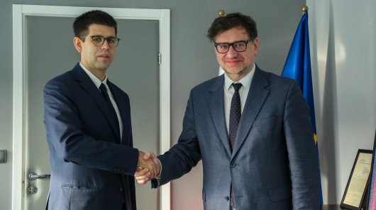 Zdjęcie przedstawia Prezesa UODO z  Łukaszem Jankowskim, prezesem Naczelnej Rady Lekarskiej