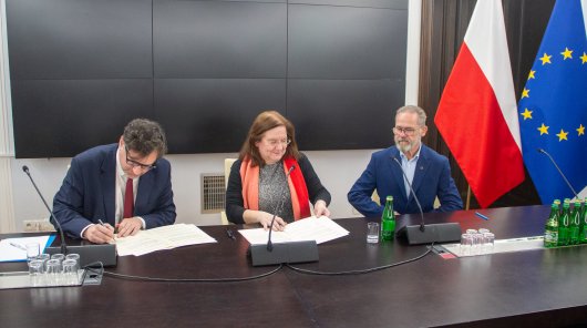 Zdjęcie przedstawia prezesa UODO, na zdjęciu z przedstawicielami PTL