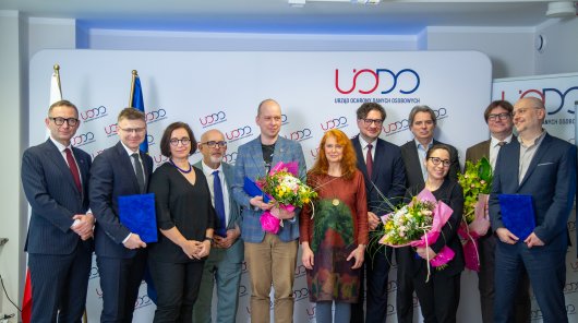 Zdjęcie grupowe przedstawiające laureatów Nagrody im. Michała Serzyckiego