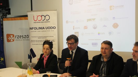 Spotkanie prezesa UODO z prezydentem Miasta Rzeszowa i otwarcie punktu konsultacyjnego. Urban Lab Rzeszów