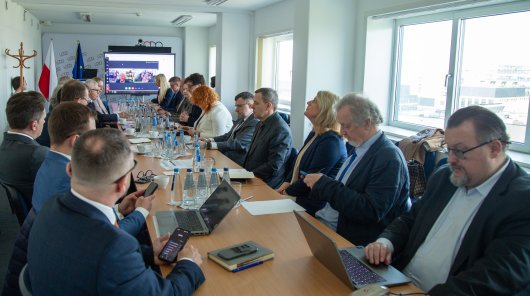 Zdjęcie przedstawiające debatę „Okrągły stół dla rejestrów medycznych”