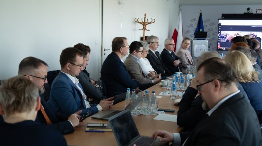 Zdjęcie przedstawiające debatę „Okrągły stół dla rejestrów medycznych”