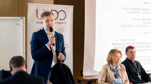 Zdjęcie ze szkolenia dla Inspektorów Ochrony Danych, zorganizowane przez Kościelnego Inspektora Ochrony Danych i Fundację Konferencji Episkopatu Polski Bona Fama we współpracy z Prezesem Urzędu Ochrony Danych Osobowych