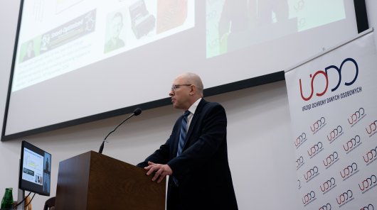 Zdjęcie z międzynarodowej konferencji pt. „Technologie kwantowe: zagrożenia, wyzwania i szanse dla cyberbezpieczeństwa i ochrony danych osobowych”. 