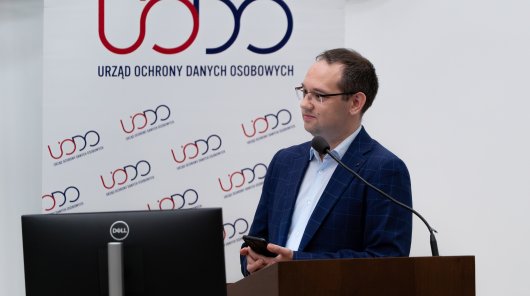 Zdjęcie z międzynarodowej konferencji pt. „Technologie kwantowe: zagrożenia, wyzwania i szanse dla cyberbezpieczeństwa i ochrony danych osobowych”. 