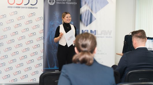 Zdjęcie z uroczystości wręczenia nagród XIII edycji konkursu na esej dla studentów