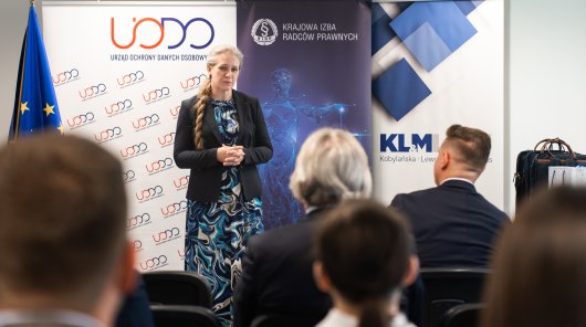 Zdjęcie z uroczystości wręczenia nagród XIII edycji konkursu na esej dla studentów