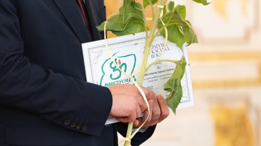 Zdjęcie z 7 października 2025 r. na Zamku Królewskim w Warszawie, gdzie program edukacyjny „Twoje dane – Twoja sprawa” został uhonorowany tytułem Inicjatywy Edukacyjnej Roku