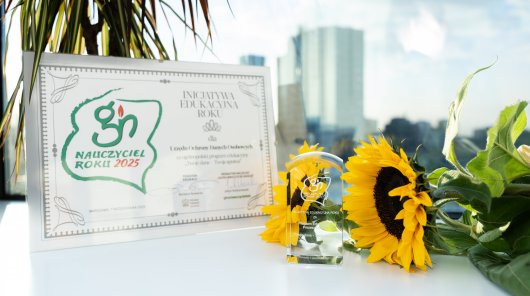 Zdjęcie z 7 października 2025 r. na Zamku Królewskim w Warszawie, gdzie program edukacyjny „Twoje dane – Twoja sprawa” został uhonorowany tytułem Inicjatywy Edukacyjnej Roku