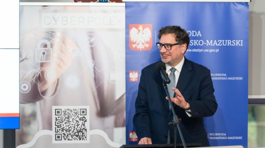 Zdjęcie z ogólnopolskiej inicjatywy „UODO rusza w kraj”, której celem jest wzmacnianie świadomości społecznej w zakresie ochrony danych osobowych i odpowiedzialnego korzystania z nowych technologii.