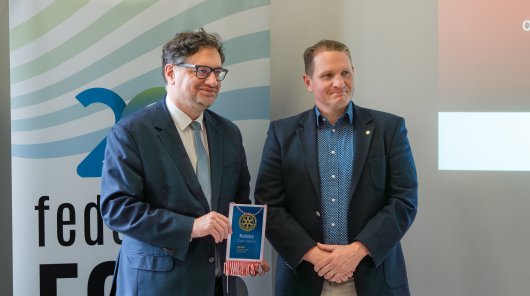 Zdjęcie z ogólnopolskiej inicjatywy „UODO rusza w kraj”, której celem jest wzmacnianie świadomości społecznej w zakresie ochrony danych osobowych i odpowiedzialnego korzystania z nowych technologii.