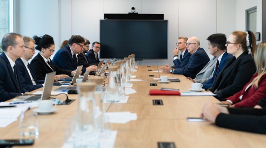 27 października 2025 r. w siedzibie UODO w Warszawie odbyło się spotkanie kierownictw Urzędu Ochrony Danych Osobowych i Krajowego Biura Wyborczego