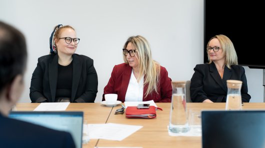 27 października 2025 r. w siedzibie UODO w Warszawie odbyło się spotkanie kierownictw Urzędu Ochrony Danych Osobowych i Krajowego Biura Wyborczego