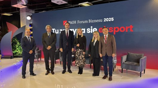 6 listopada 2025 r. zastępca Prezesa UODO, Konrad Komornicki, wziął udział w panelu dyskusyjnym „Równe ramy prawne i konkurencyjne na rynku e-commerce”, zorganizowanym przez Izbę Gospodarki Elektronicznej w ramach PAIH Forum Biznesu.