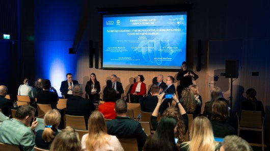 Zdjęcie z 28 stycznia 2026 r., Muzeum Historii Polski w Warszawie, Kongres Ochrony Danych i Nowych Technologii, zorganizowany przez Urząd Ochrony Danych Osobowych oraz Krajową Izbę Radców Prawnych. 