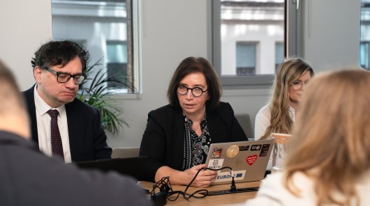 Zdjęcie ze spotkania Prezesa UODO z członkami Społecznego Zespołu Ekspertów przy Prezesie UODO oraz Grupy roboczej SZE do spraw sztucznej inteligencji.