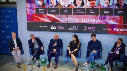 Zdjęcie uczestników panelu podczas seminarium ZUS i UODO w Legnicy 
